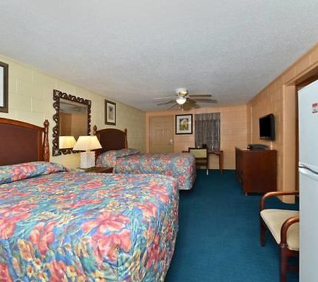 Savannah Inn And Suites Savannah Port Area Room photo