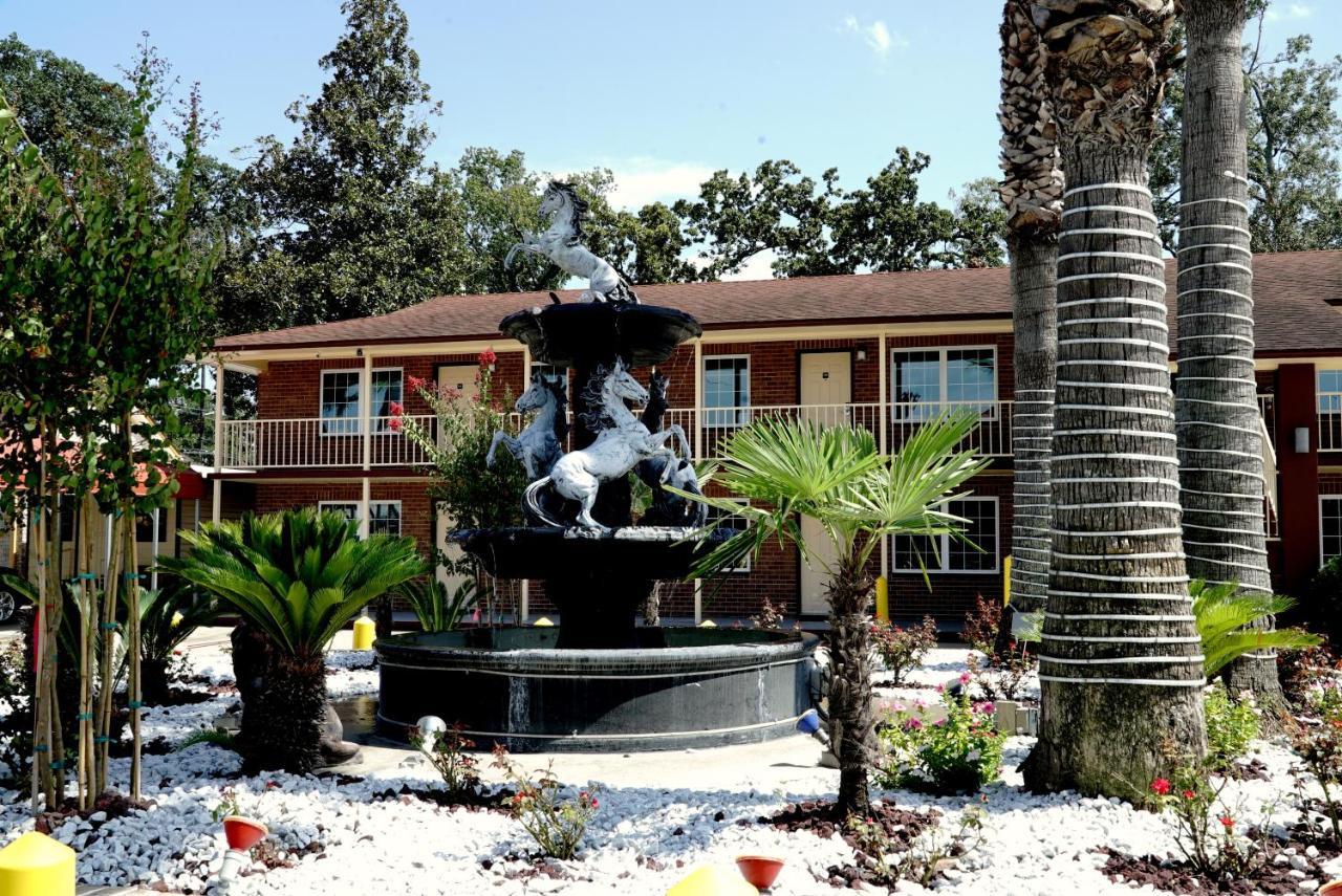 Savannah Inn And Suites Savannah Port Area Exterior photo