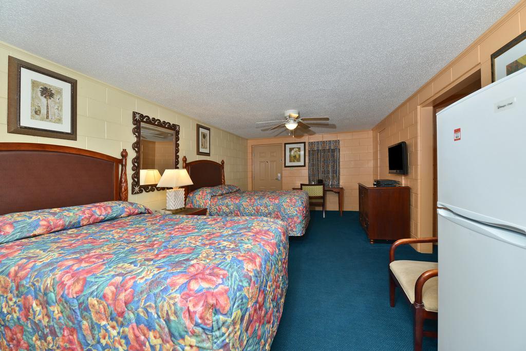 Savannah Inn And Suites Savannah Port Area Room photo