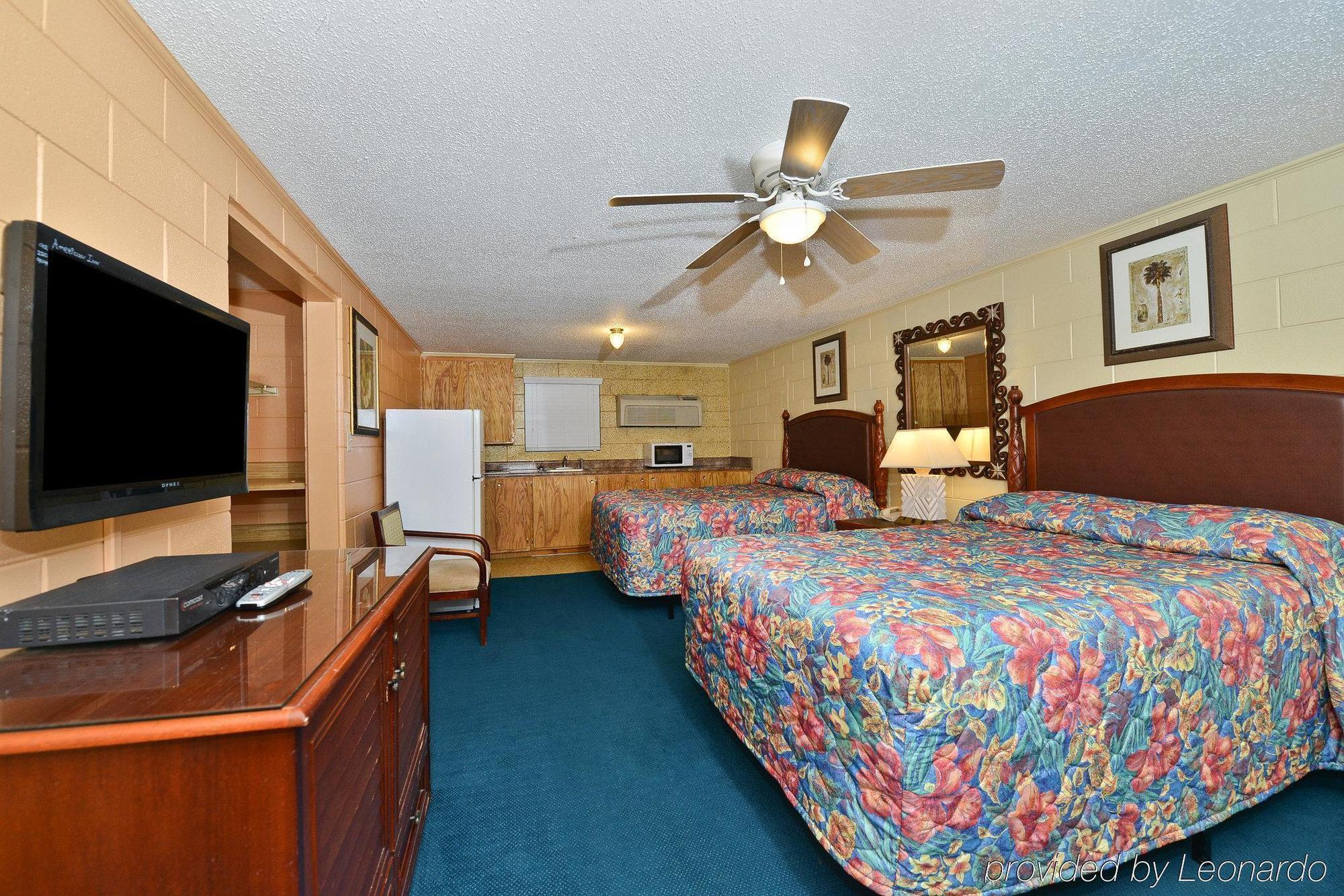 Savannah Inn And Suites Savannah Port Area Exterior photo