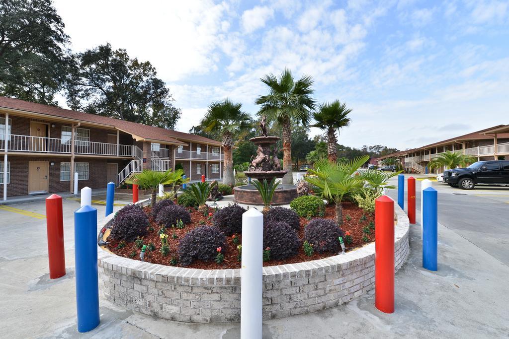 Savannah Inn And Suites Savannah Port Area Exterior photo