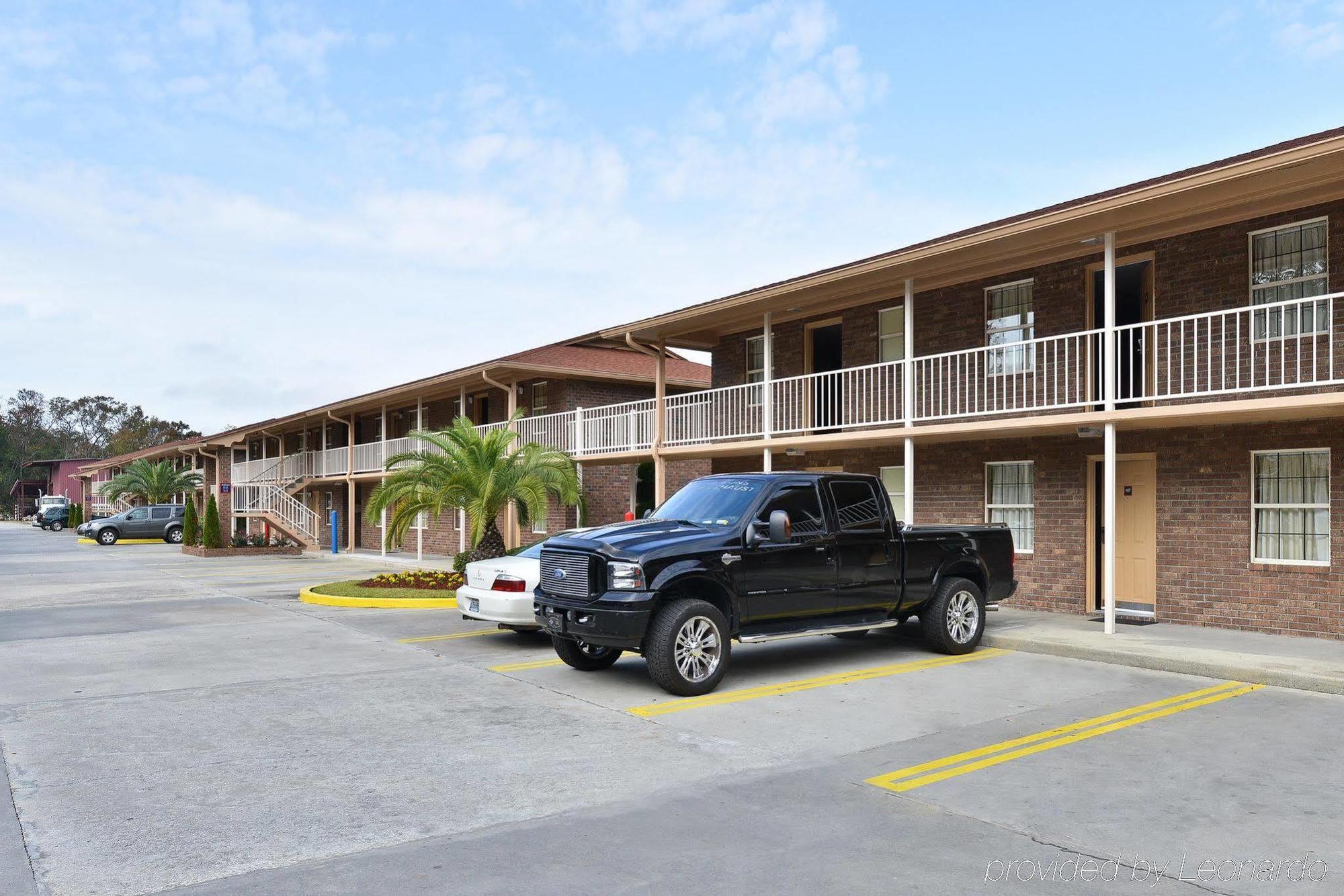 Savannah Inn And Suites Savannah Port Area Exterior photo